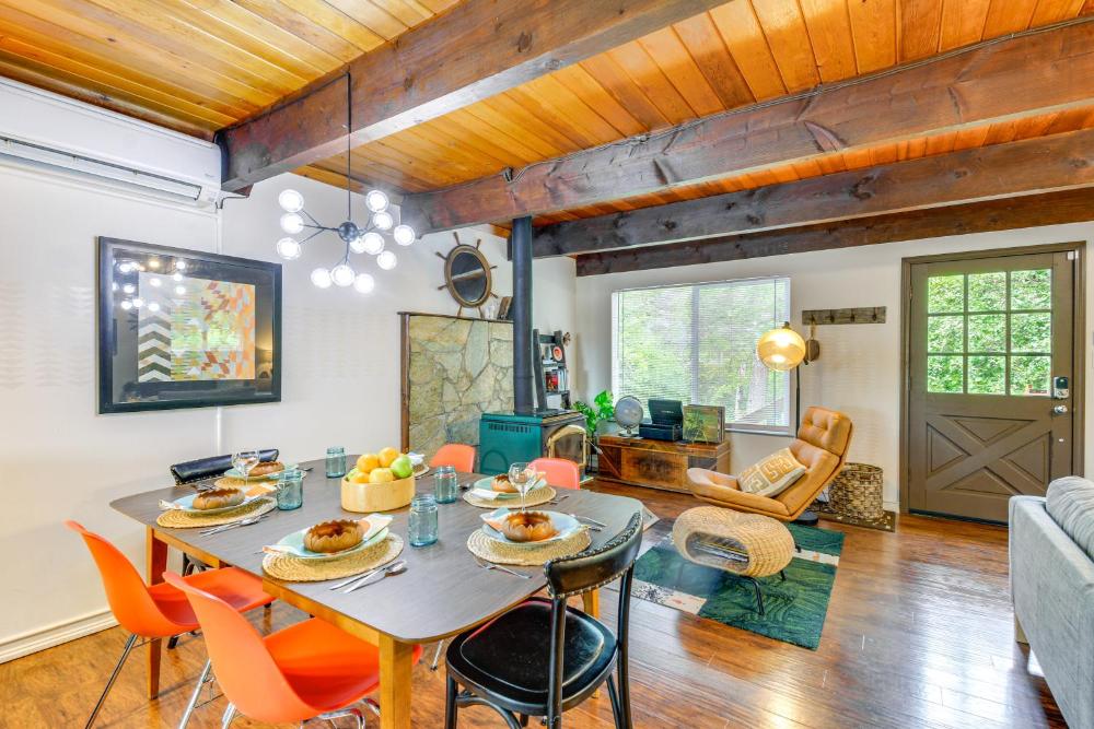 Coastal Cabin with Puget Sound and Rainier Views!